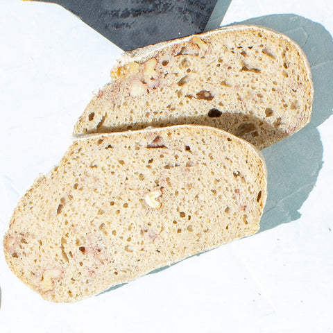 Pain au levain sans gluten aux noix